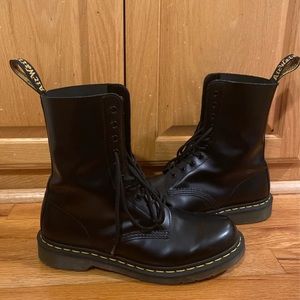 Like new high top Dr. Martens combat boots, black, size 9